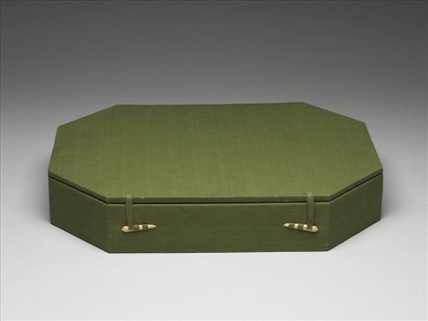 胭脂紅釉暗龍紋杯