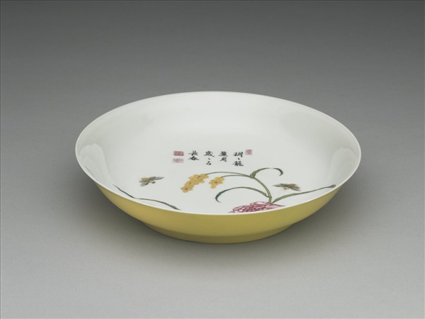 琺瑯彩月季紋盤