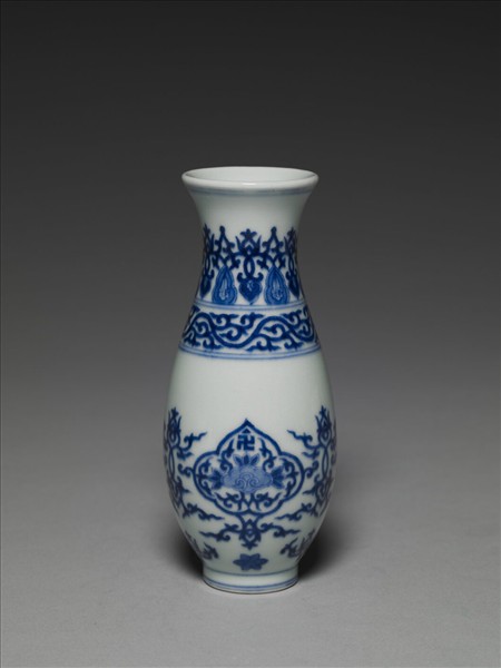 青花如意紋瓶