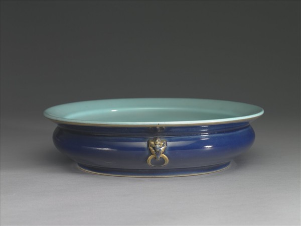 霽青釉獸面雙環洗