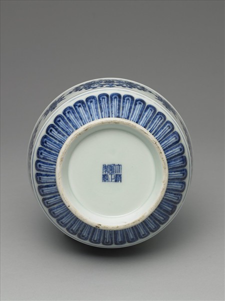 青花菊瓣紋花澆