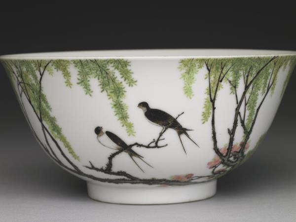 琺瑯彩柳燕碗