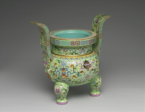 洋彩綠地番蓮雜寶紋爐