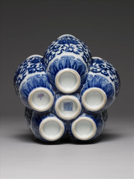 青花花卉紋六連瓶