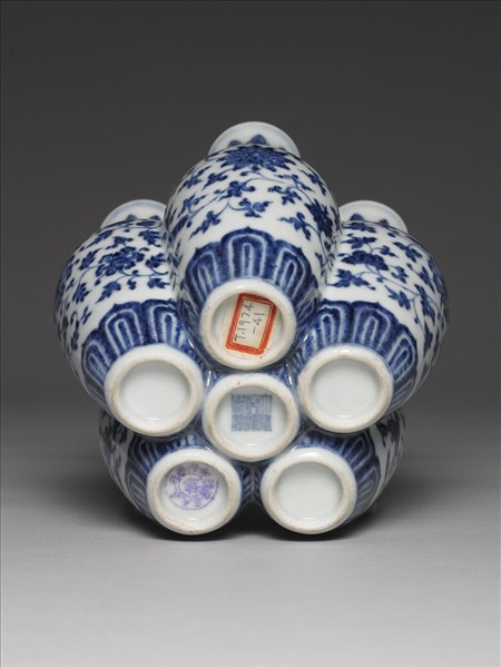 青花花卉紋六連瓶