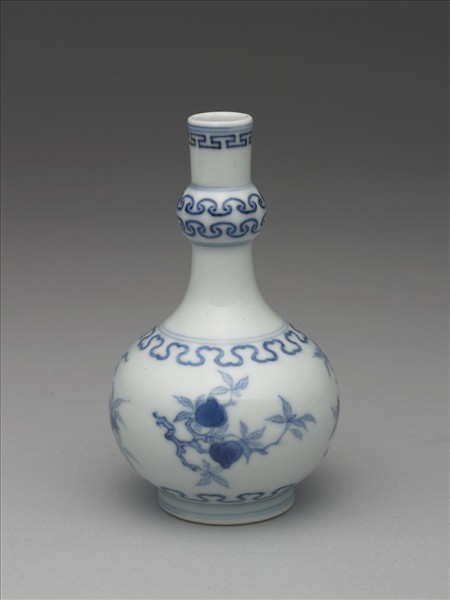 青花桃實石榴紋小瓶
