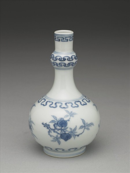 青花桃實石榴紋小瓶