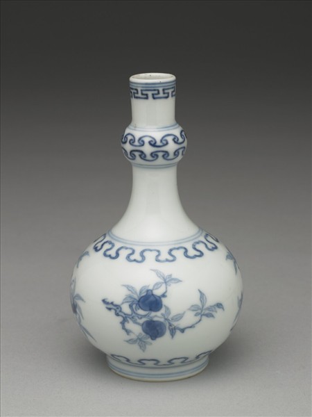 青花桃實石榴紋小瓶