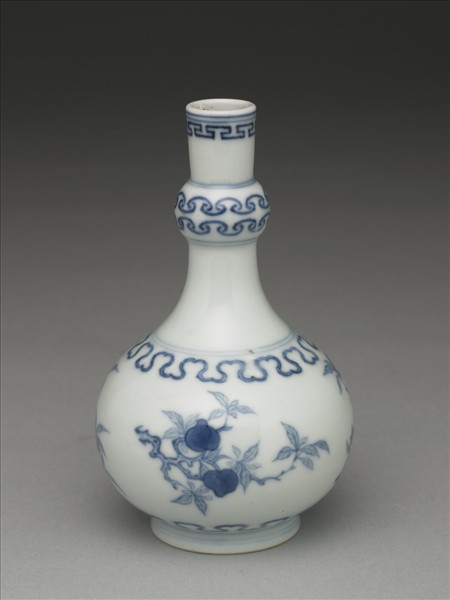 青花桃實石榴紋小瓶