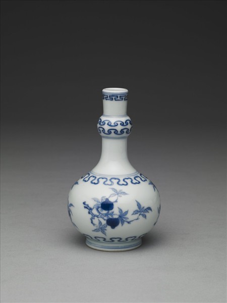 青花桃實石榴紋小瓶
