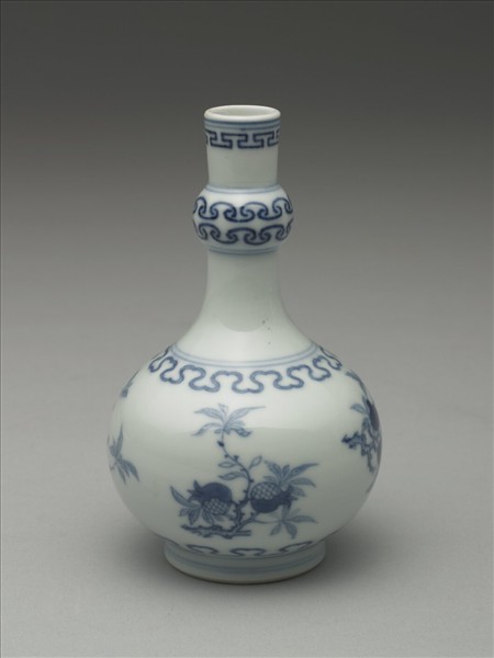 青花桃實石榴紋瓶