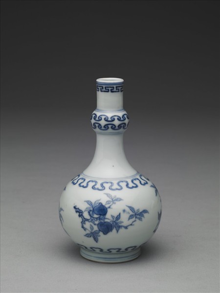 青花桃實石榴紋小瓶