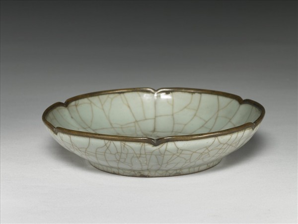 官窯 青瓷龍紋盤