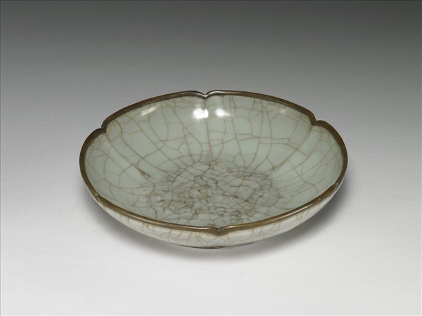 官窯 青瓷龍紋盤