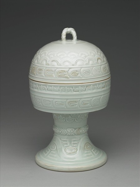 白瓷印花波濤紋豆