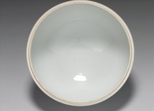 白瓷印花波濤紋豆