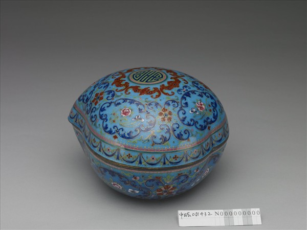 銅胎畫琺瑯桃式盒