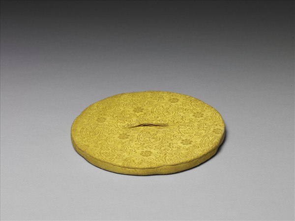 〈寧壽續鑑〉鏡匣黃綾錦墊