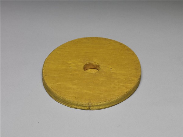 〈寧壽續鑑‧第九冊〉鏡匣黃綾錦墊