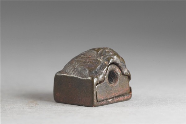 「屈侯駿印」銅印