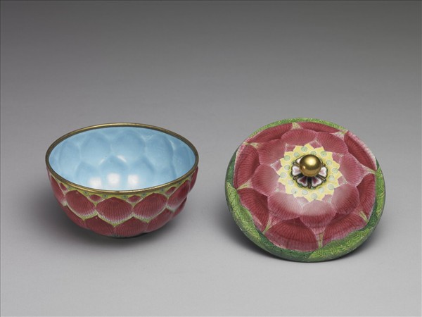 銅胎畫琺瑯蓮花蓋碗