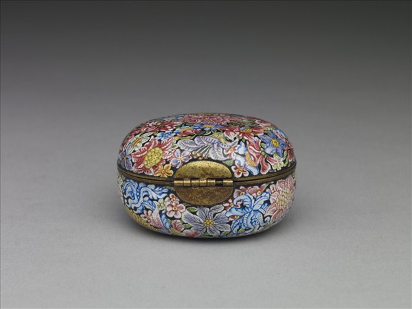 銅胎畫琺瑯花卉紋橢圓盒