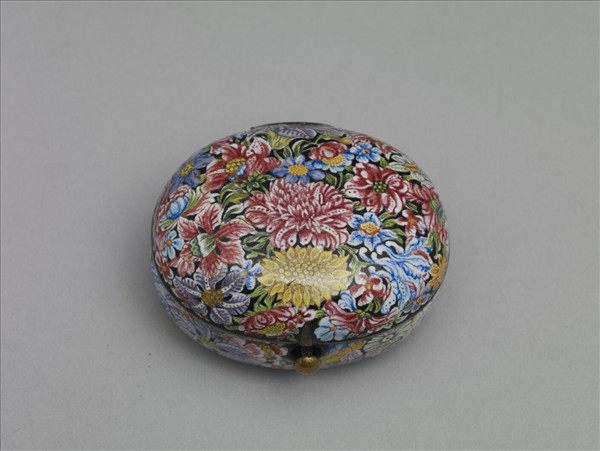 銅胎畫琺瑯花卉紋橢圓盒
