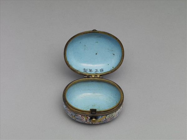 銅胎畫琺瑯花卉紋橢圓盒