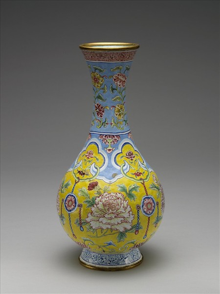 銅胎琺瑯彩黃地折枝牡丹瓶