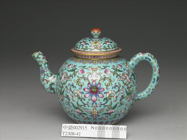 粉彩藍地連年福壽紋茶壺