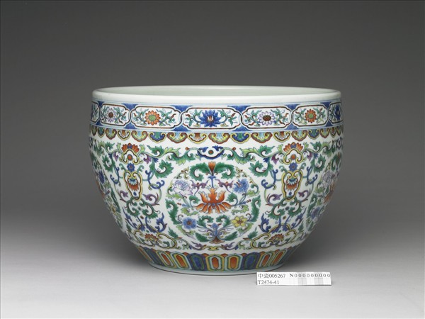 洋彩花卉紋缸