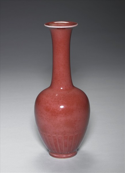 豇豆紅釉菊瓣紋瓶