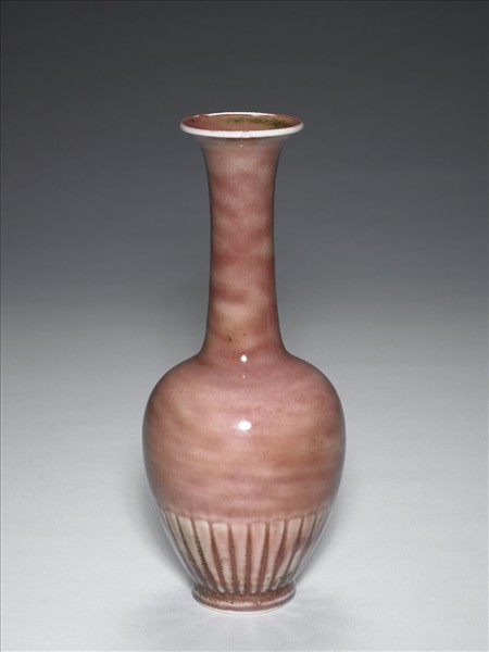 豇豆紅釉菊瓣紋瓶