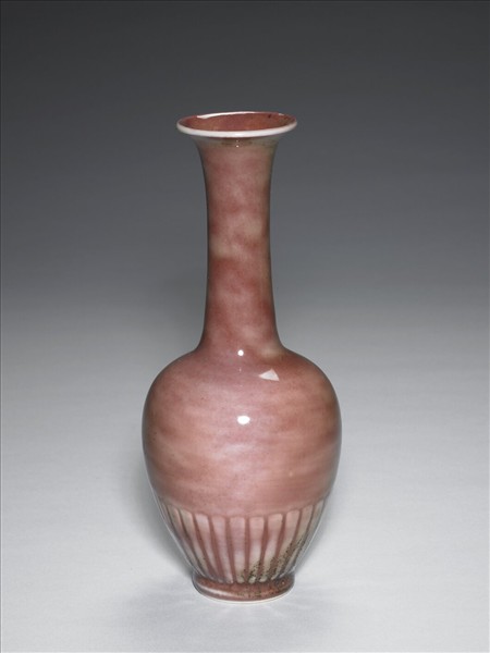 豇豆紅釉菊瓣紋瓶