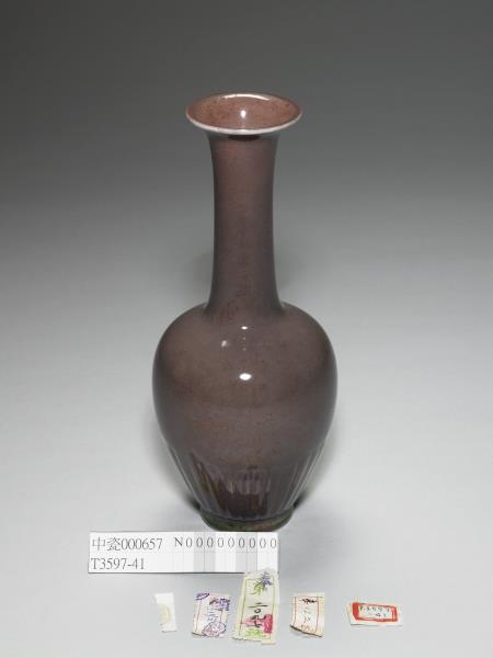 豇豆紅釉菊瓣紋瓶