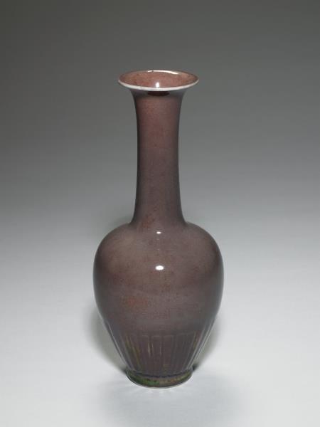 豇豆紅釉菊瓣紋瓶