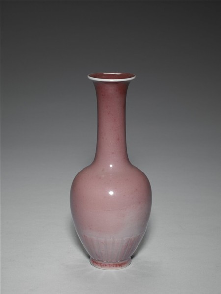 豇豆紅釉菊瓣紋瓶