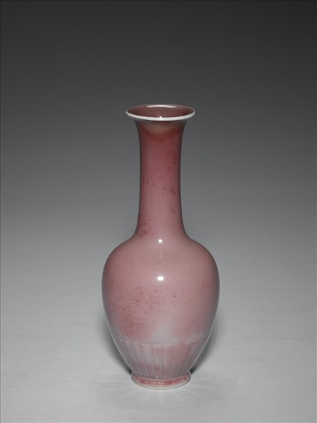 豇豆紅釉菊瓣紋瓶