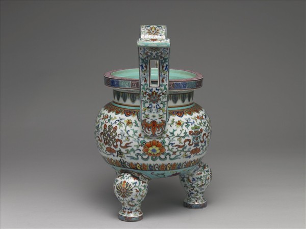 五彩番蓮雜寶紋爐