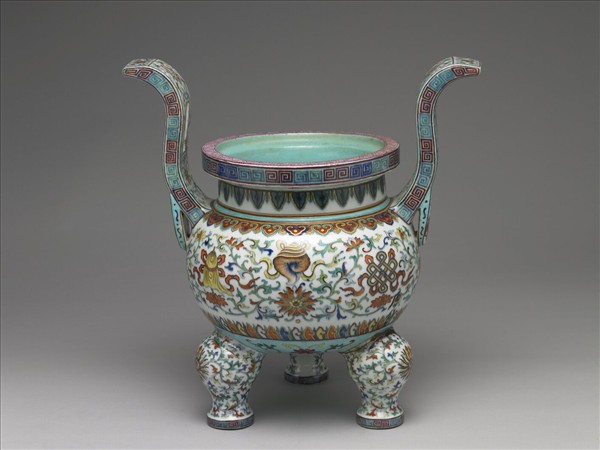 五彩番蓮雜寶紋爐