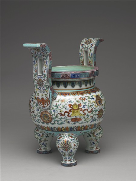 五彩番蓮雜寶紋爐