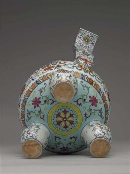 五彩番蓮雜寶紋爐