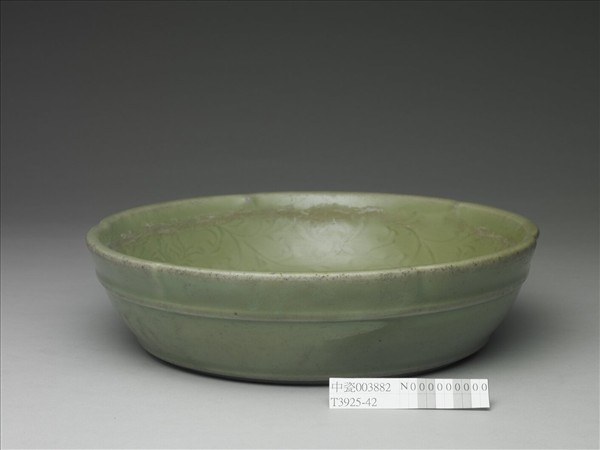 龍泉窯 青瓷劃花花卉紋洗