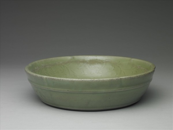 龍泉窯 青瓷劃花花卉紋洗