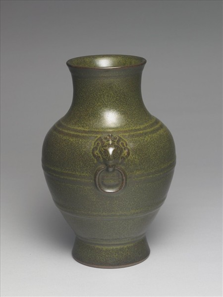 茶葉末釉獸首弦紋壺