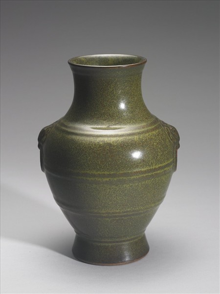 茶葉末釉獸首弦紋壺