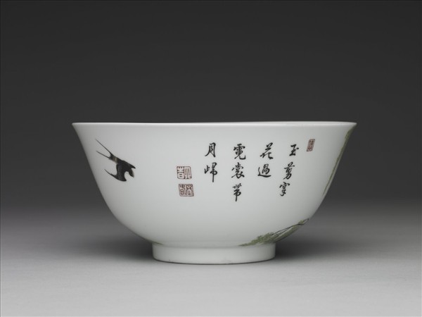 琺瑯彩瓷柳燕紋碗