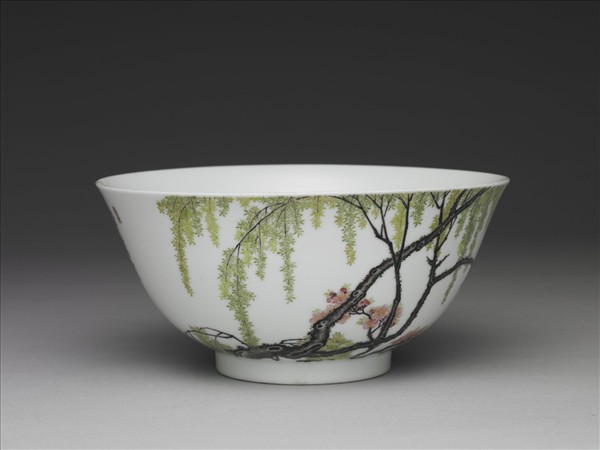 琺瑯彩瓷柳燕紋碗