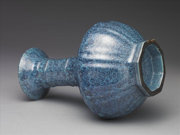 爐鈞釉八方盤口長頸瓶