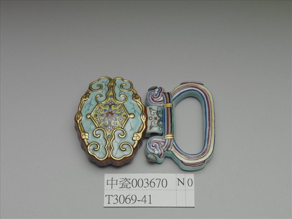 粉彩松石色描金帶板